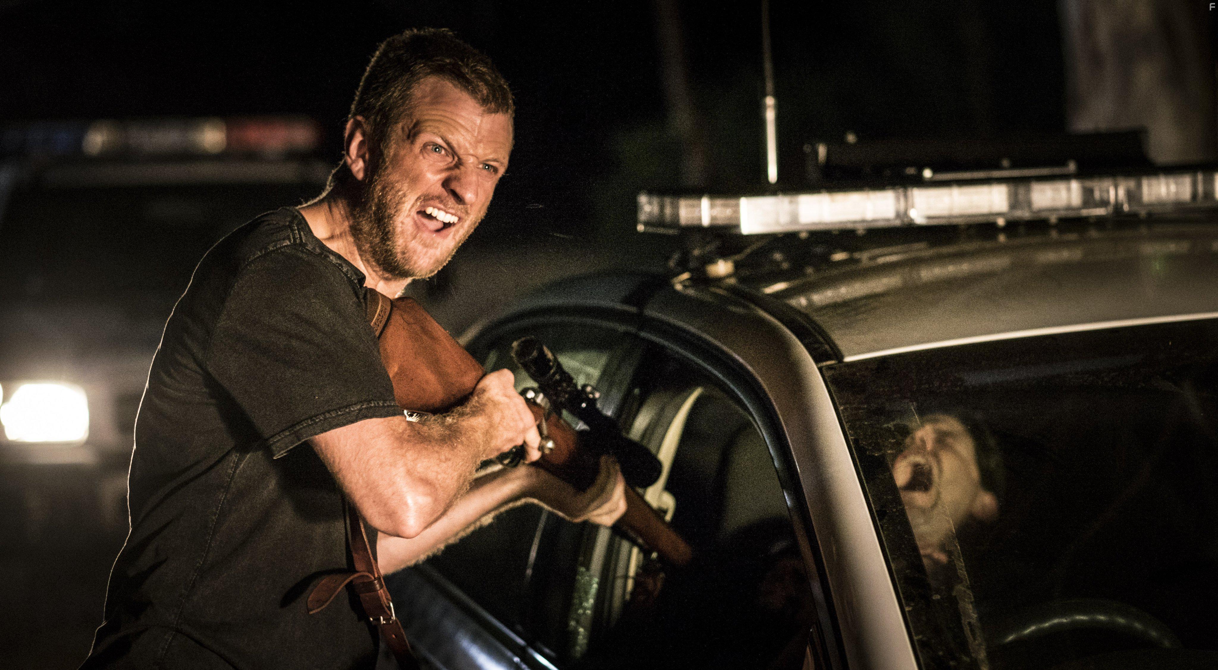 Смертоносная земля (2016)